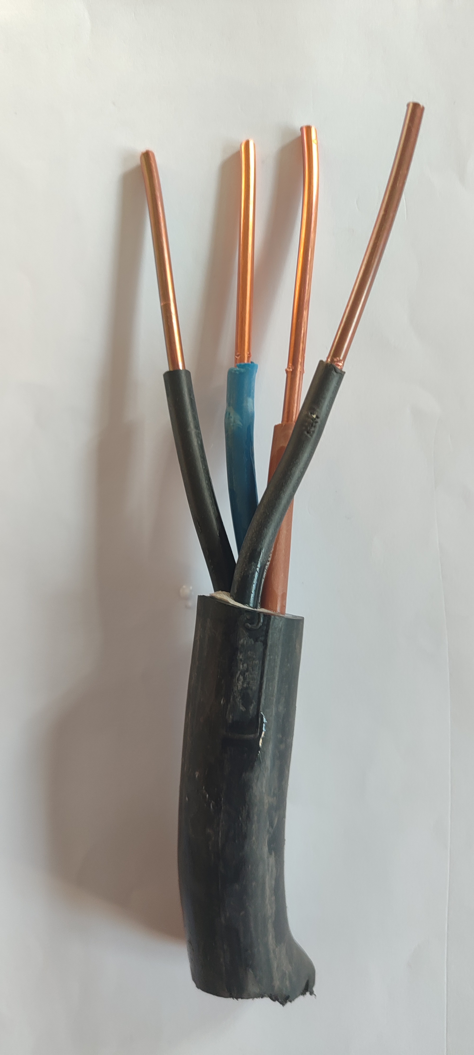 کابل 10×۴ تمام مس مفتول زمینی ۳۷ متری